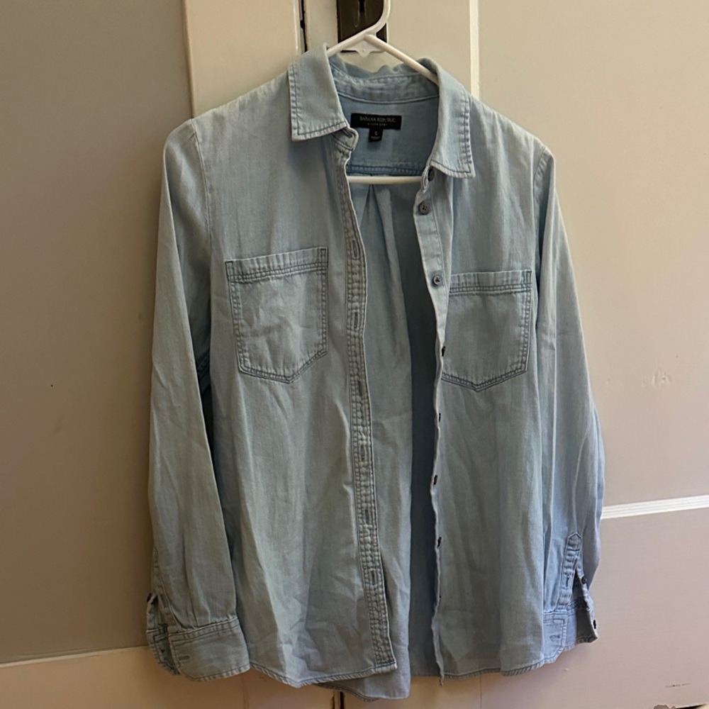 Banana Republic Light Blue chambray Shirt